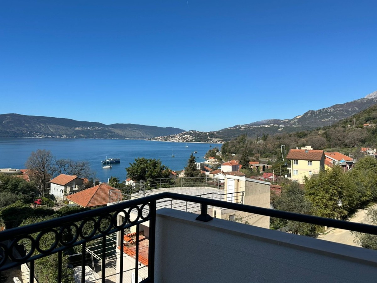 One bedroom apartment with sea view, Herceg Novi, Kumbor